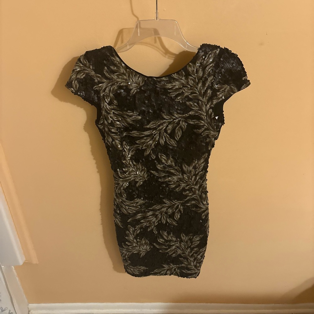 Dress The Population black & bronze leaf print sequin bodycon mini dress